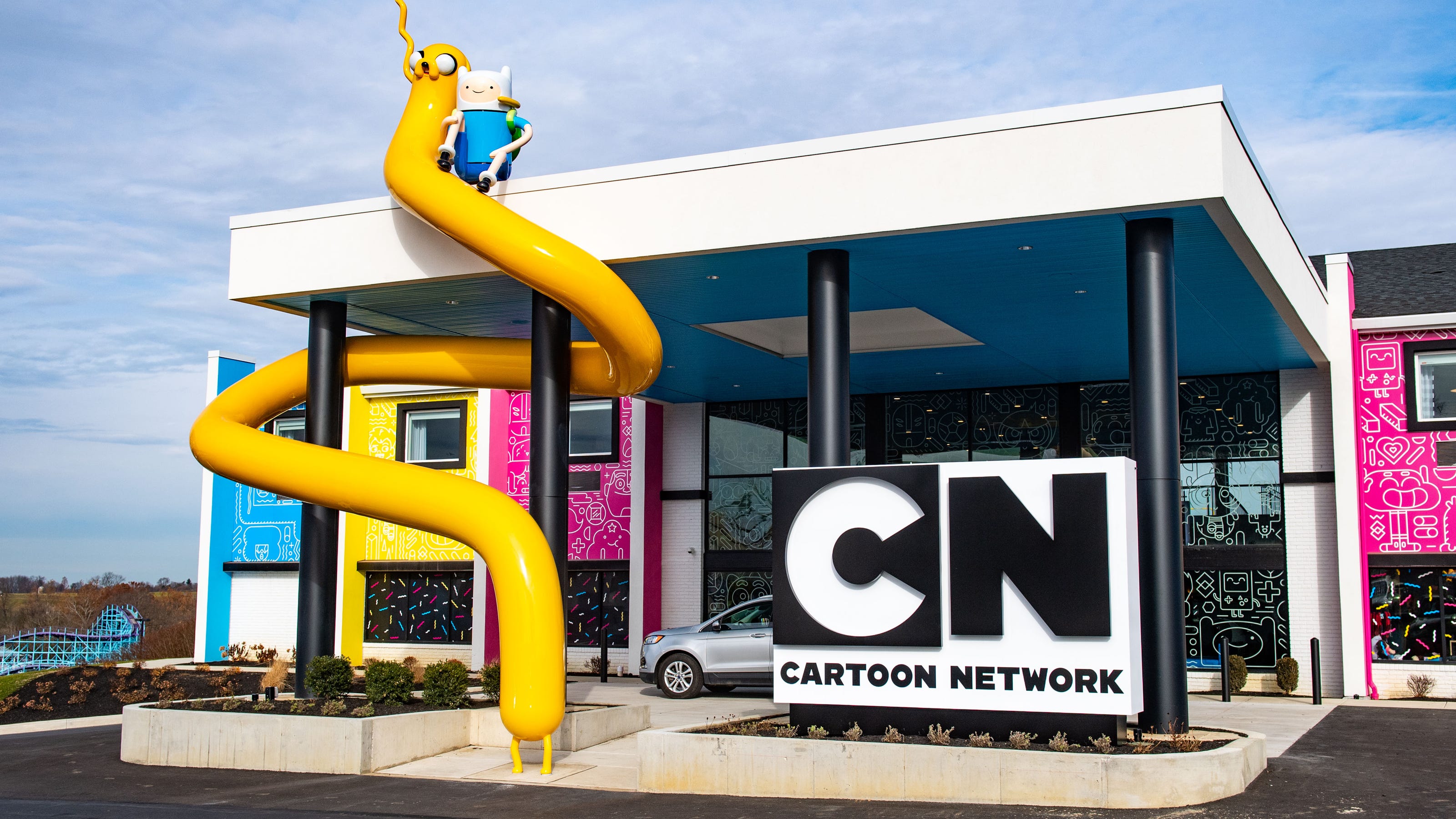 Featured image of post Cartoon Network Hotel Pa : Best of all, the cartoon network hotel offers themed guestrooms, including a powerpuff girls dream suite and ben 10 dream suite.