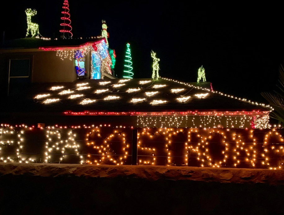 Utep Christmas Lights 2022 Horizon City Christmas Lights Display Honors Walmart Shooting Victims