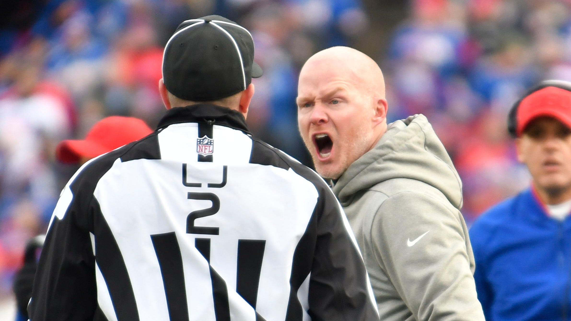 Bills coach Sean McDermott screams at refs and Twitter loves it
