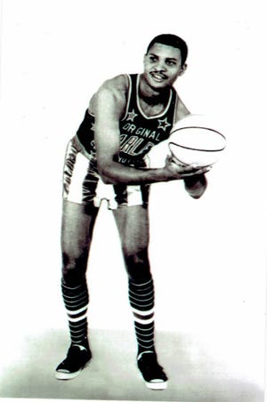 William Barnes of Marianna was one of the original Harlem Globetrotters.