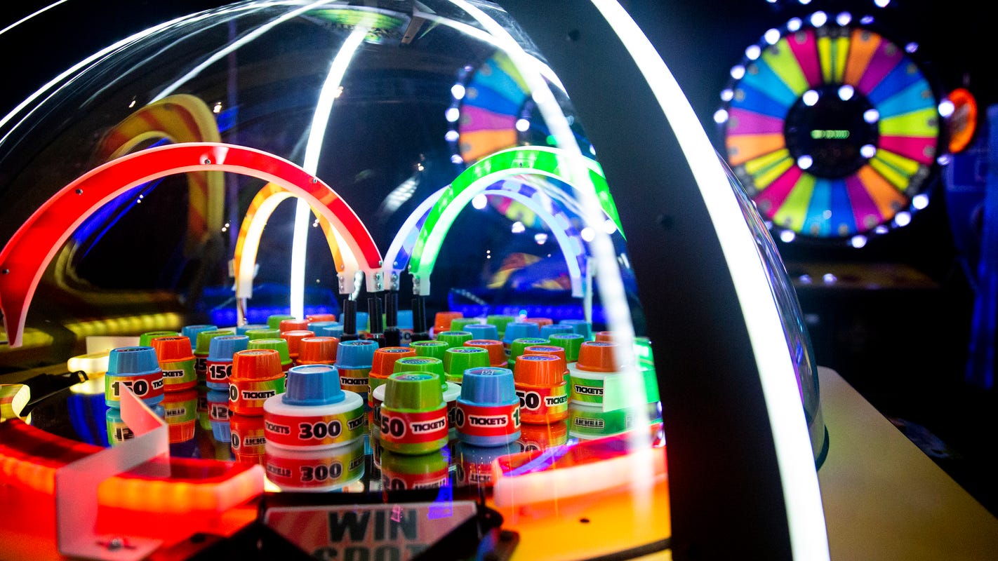 Merle Hay Mall GameDay arcade and restaurant opening on Tuesday