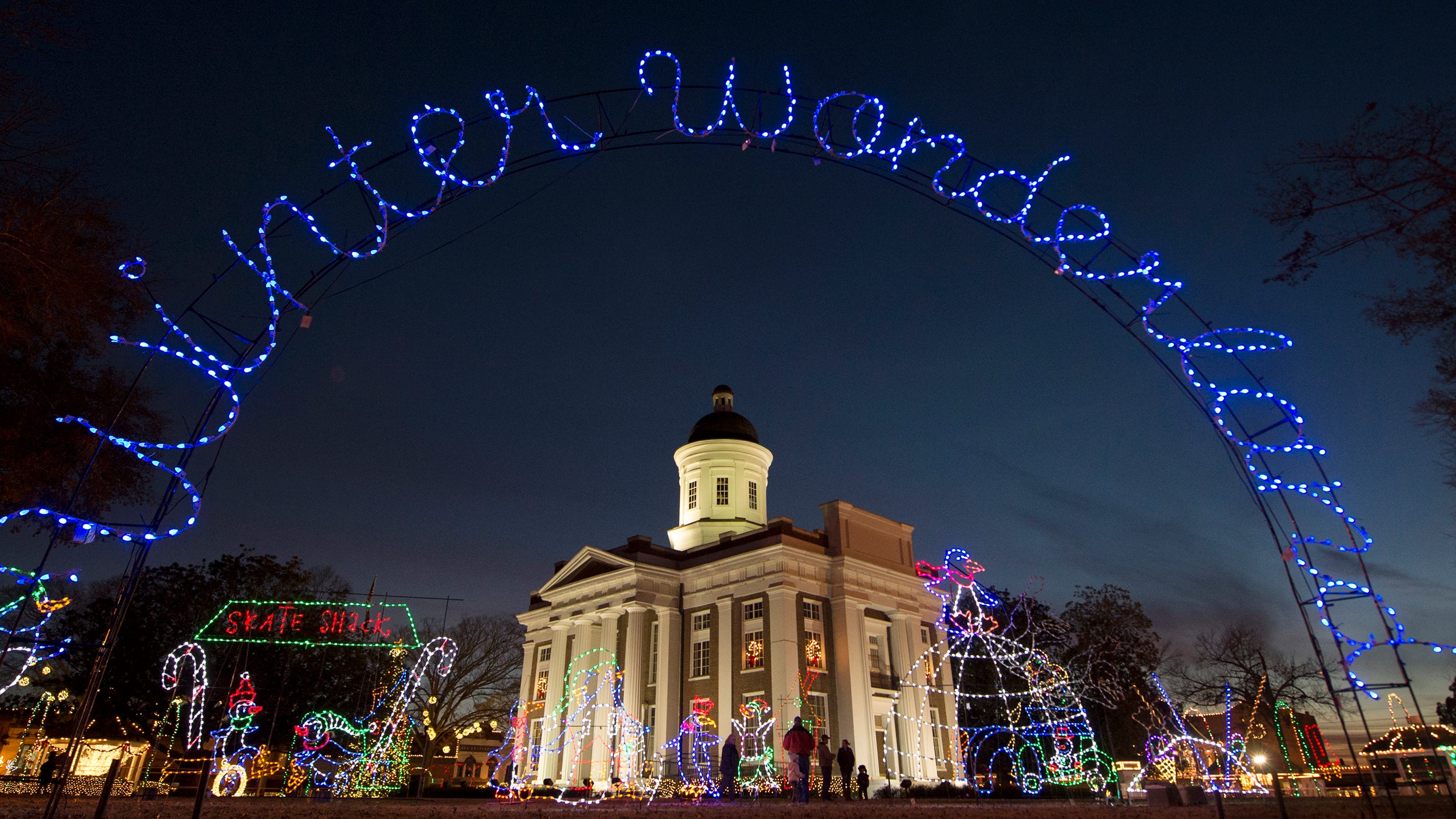 Canton Christmas Display Makes Memories Mississippi Destinations Christmas In Canton Mississippi 2021