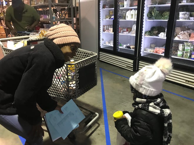 Quanisha Anderson and her three year old spent time shopping last week.