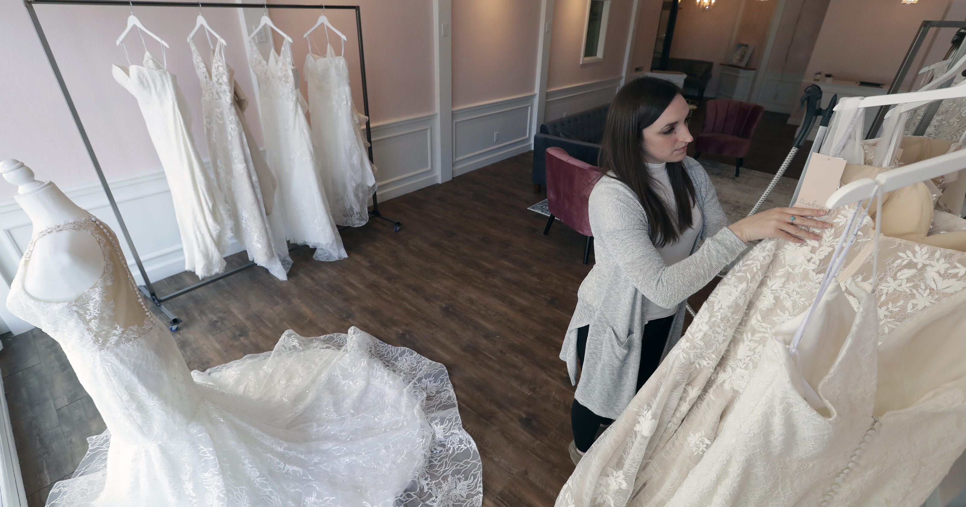 The Buzz Ivory Rose Bridal Boutique Opens In Downtown Appleton