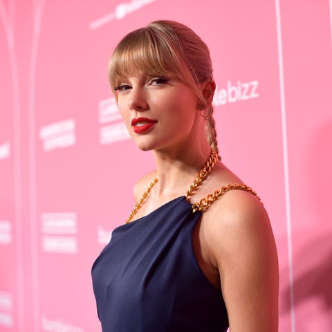 Taylor Swift attends Billboard Women In Music 2019