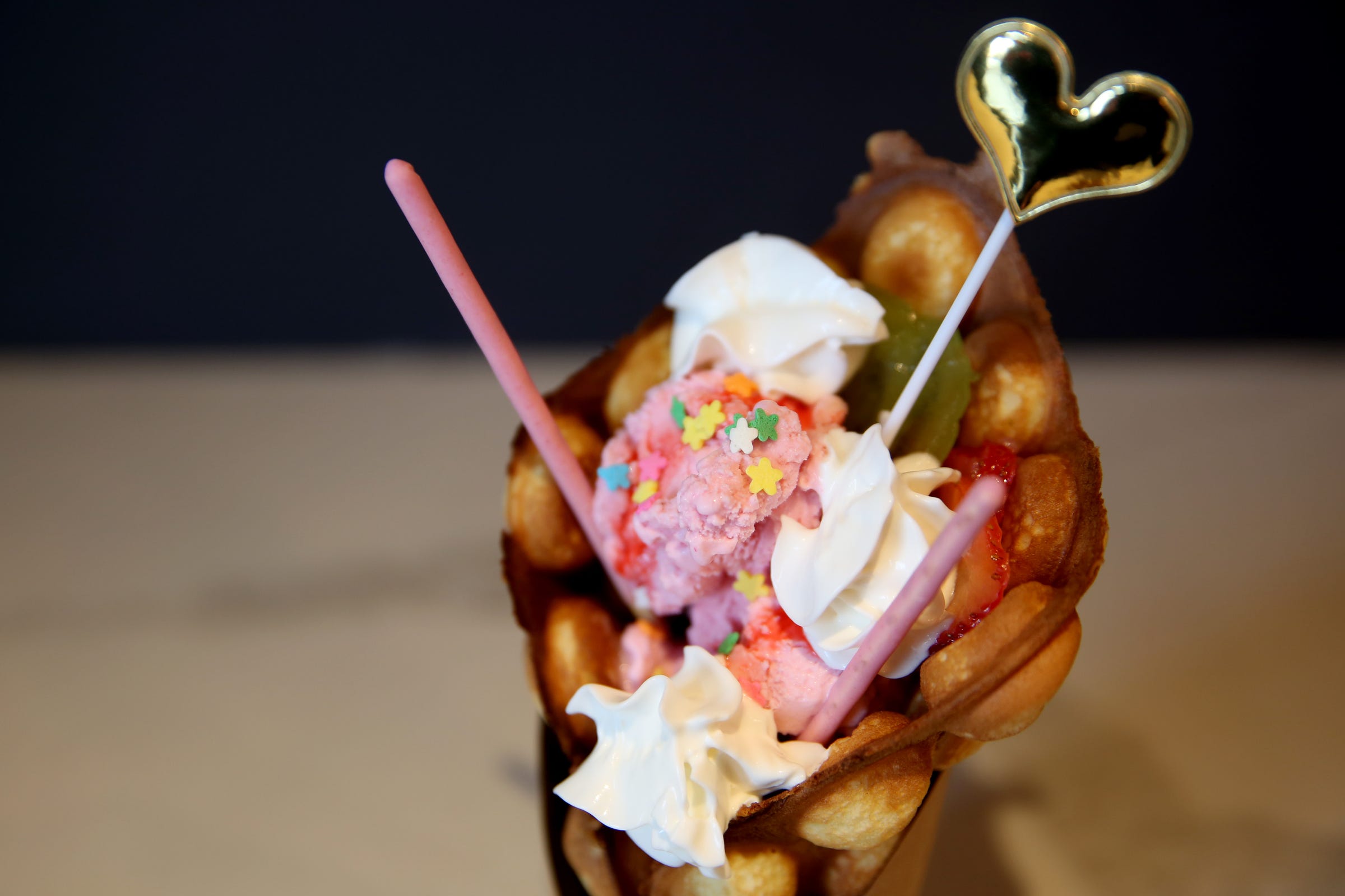 Sweet Spot Fruit Tea Desserts Offers Boba Tea And Bubble Waffles