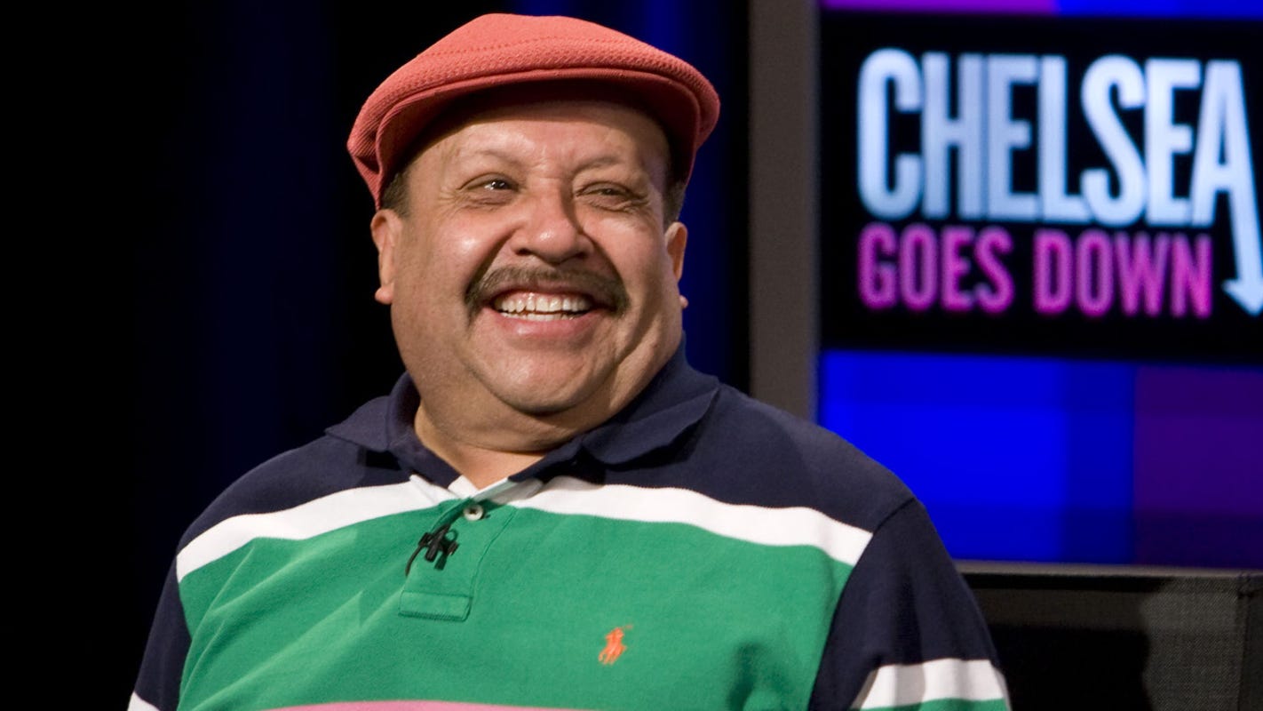 Chelsea Handler S Sidekick Chuy Bravo Is Dead At Age 63