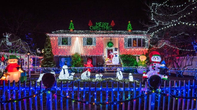 Juliet village santa mount daysout ie kilkenny Christmas Eve closings: NJ mall, store hours from Monmouth Mall to