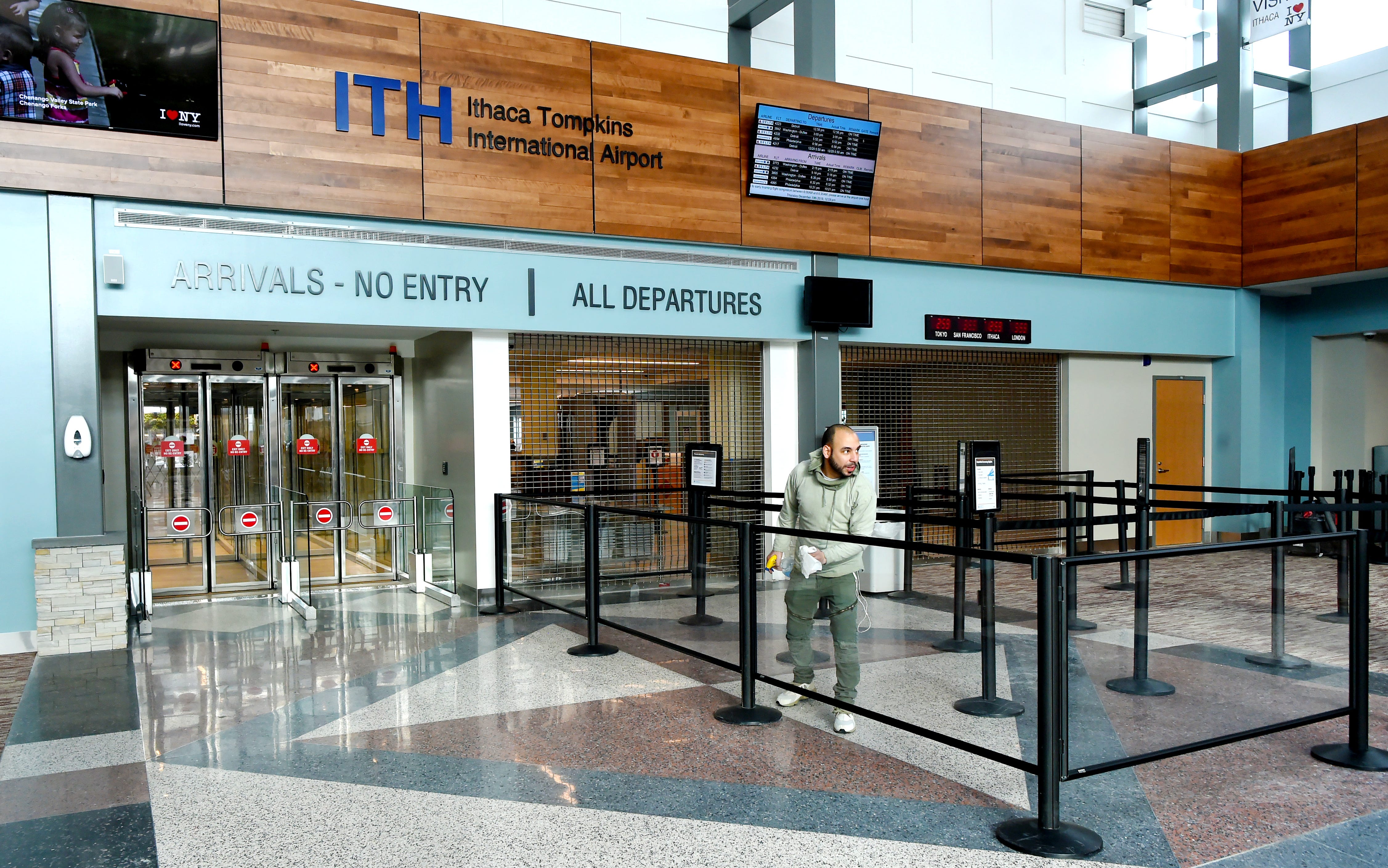 Ithaca Airport changes Philadelphia service with Charlotte
