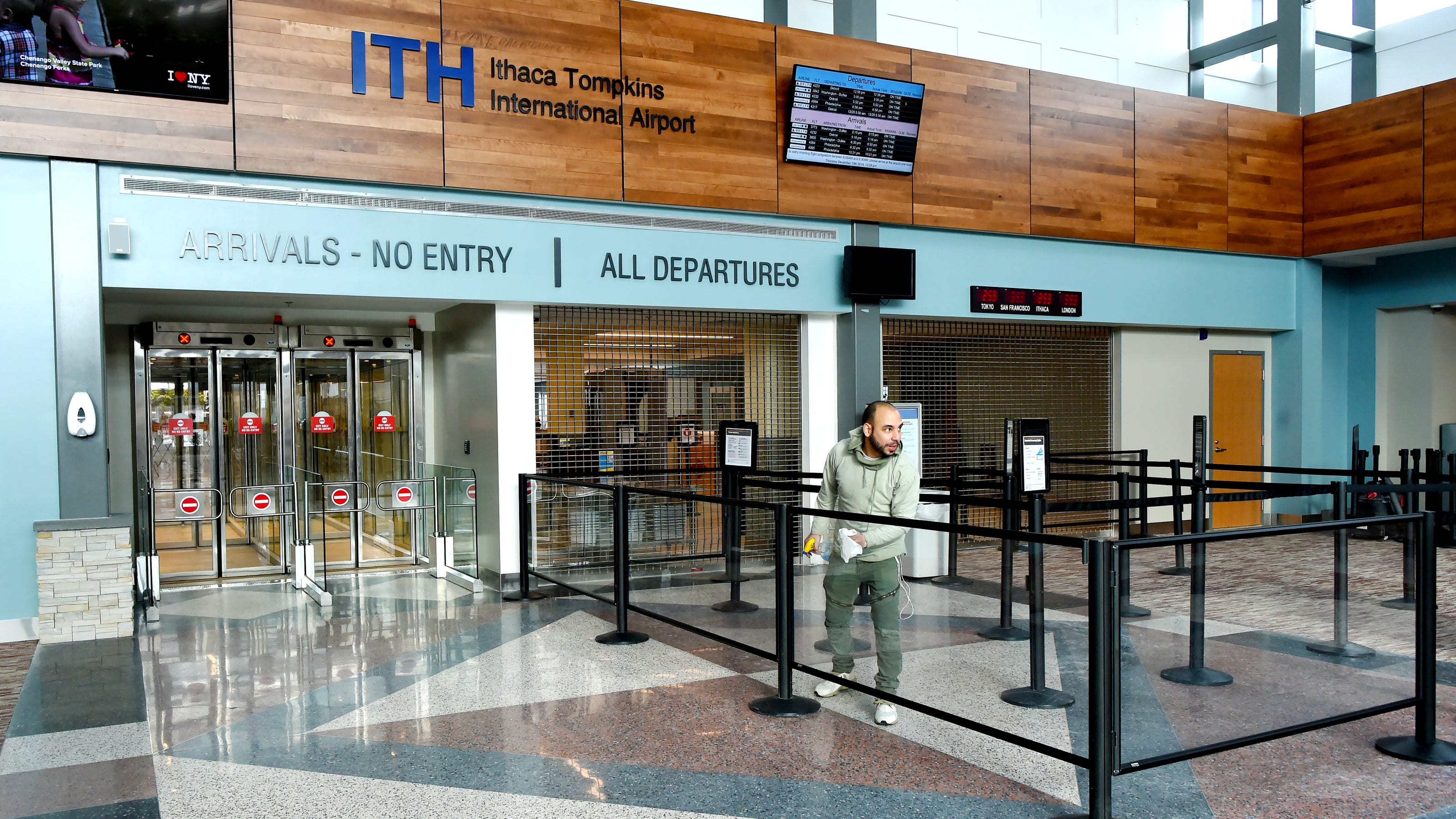Ithaca Syracuse Airport Limousine Ithaca Airport changes Philadelphia service with Charlotte