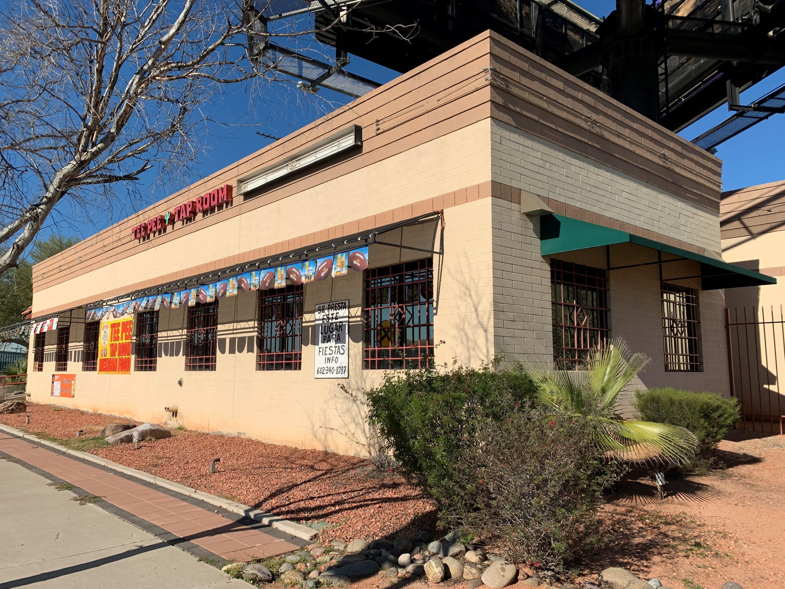 Photos Tee Pee Taproom Near Chase Field In Downtown Phoenix