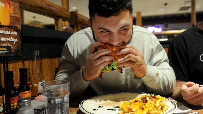 Simi Black Bear Diner Review Burgers Big But A Bit Over Broiled