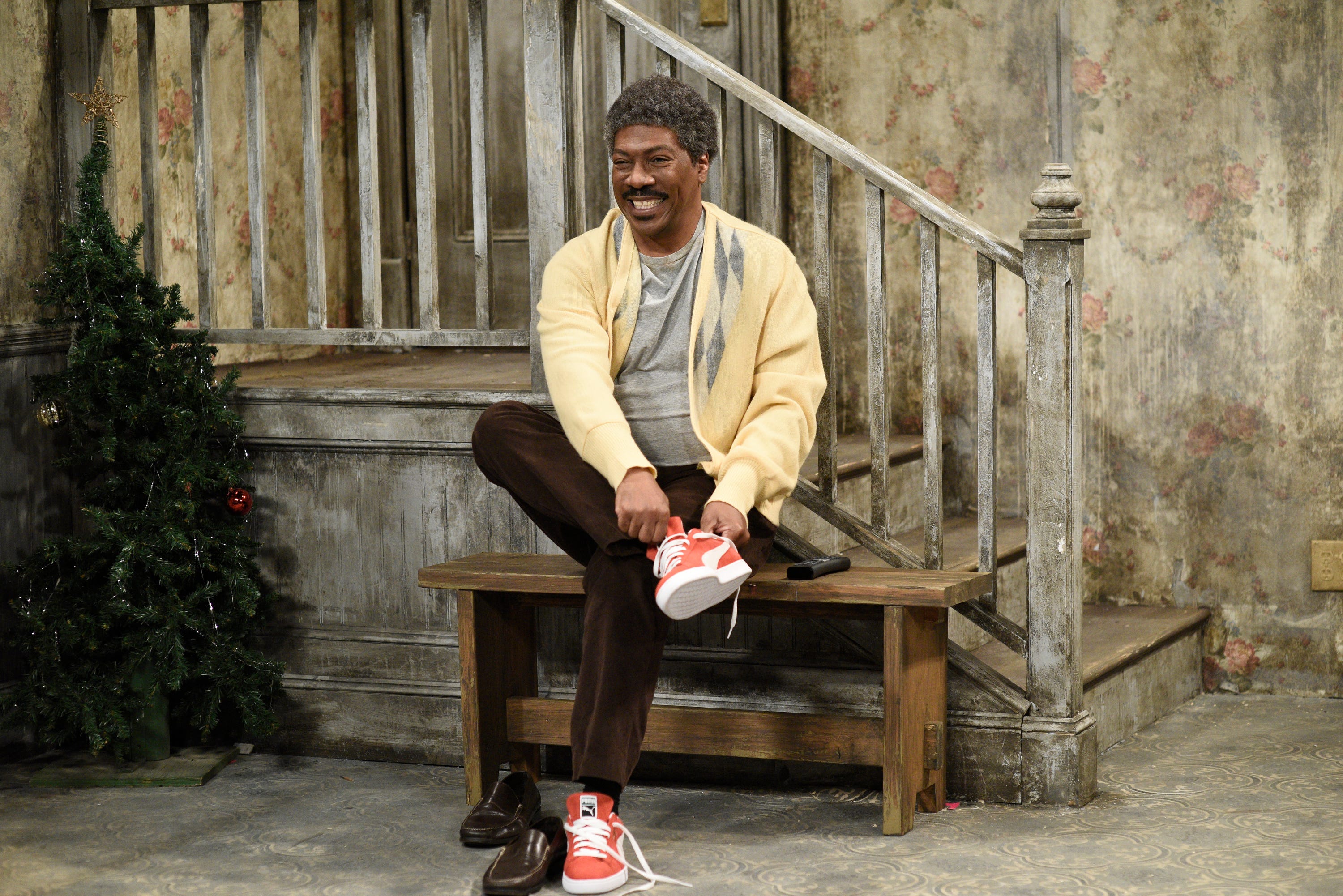 'SNL' Eddie Murphy sends up Bill Cosby, brings back Buckwheat, Gumby