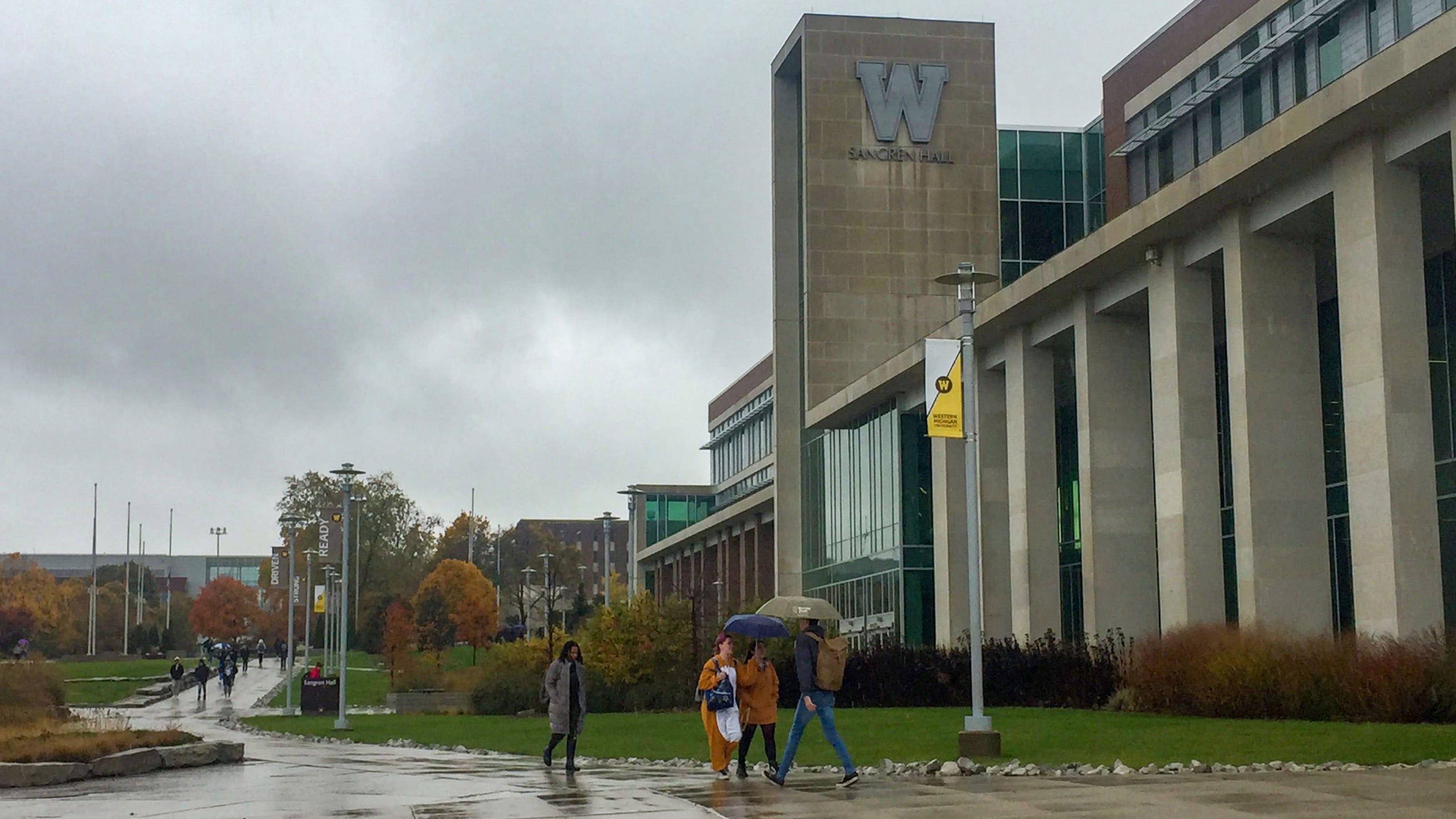 Michigan S Western Central Universities Fight Enrollment Declines