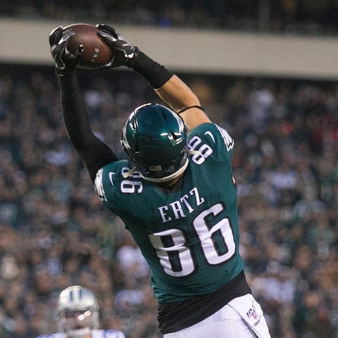Eagles' Zach Ertz grabs a pass before dropping it 