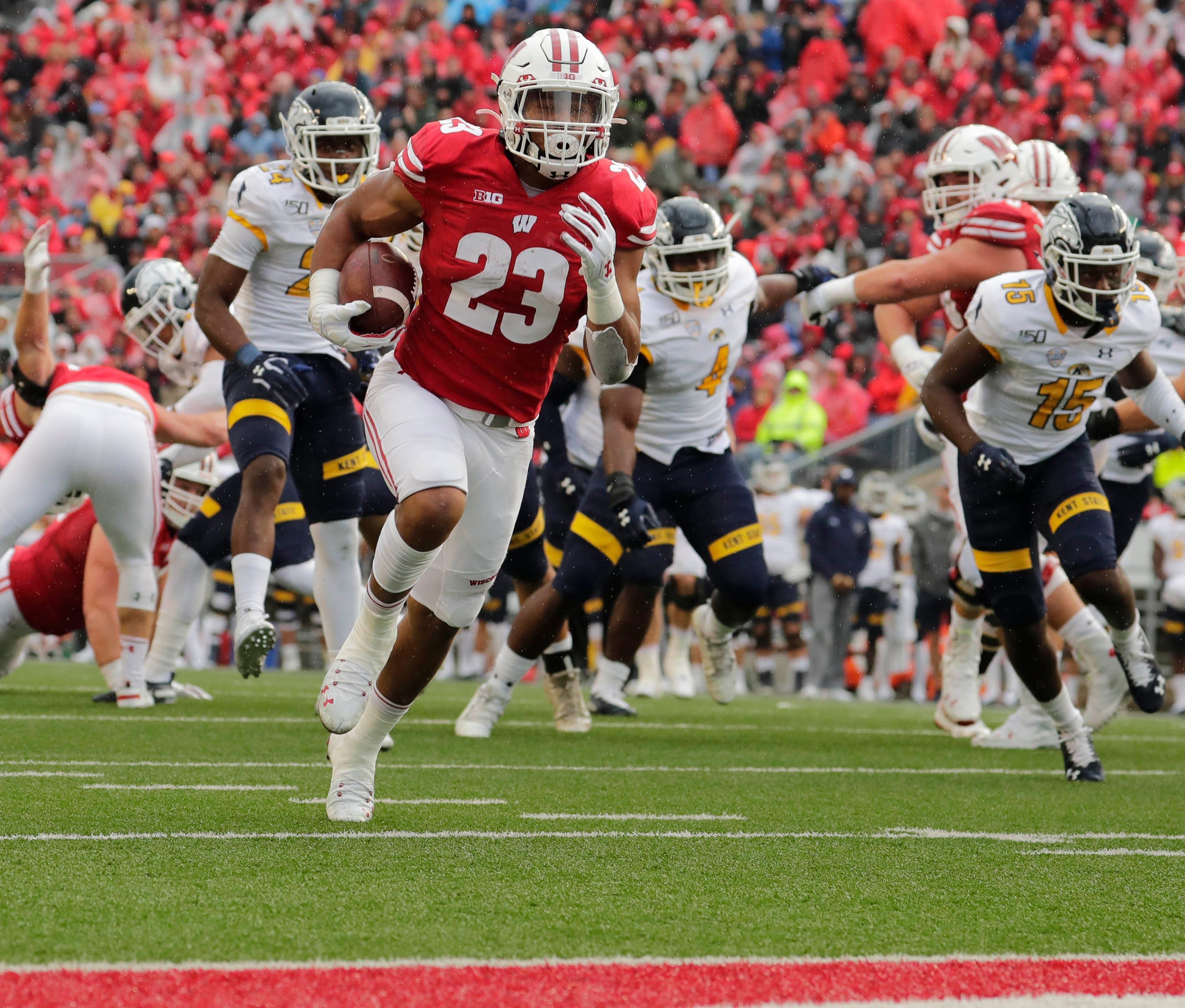 Braelon Allen follows star running backs in Wisconsin football history