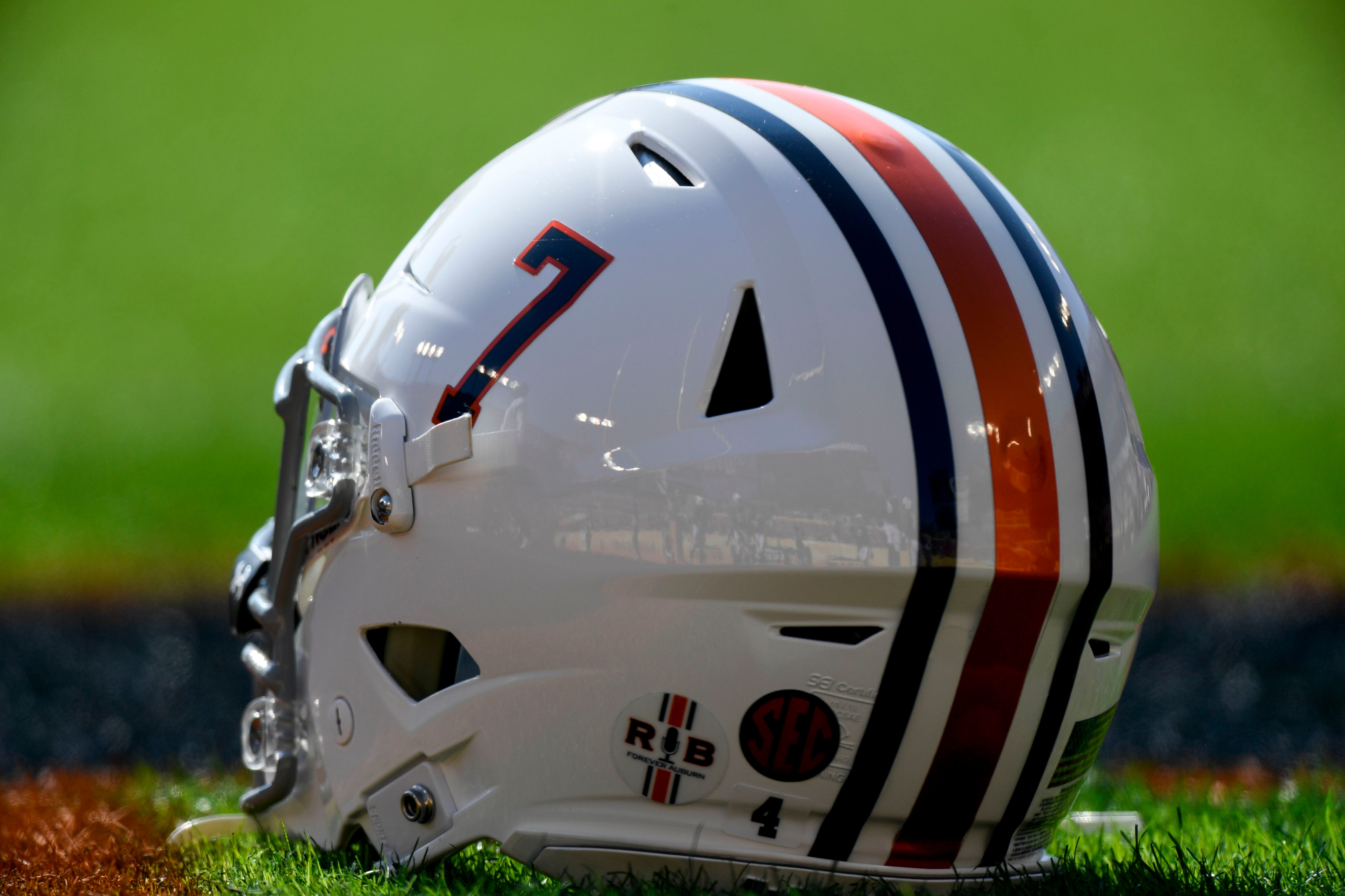 Auburn to wear alternate helmets