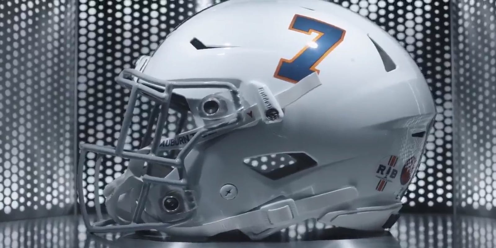 Auburn To Wear Alternate Helmets Honoring Pat Sullivan For Outback