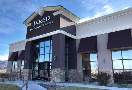 Jewelry Store Jared Former Employee Sued For Camera Hidden In