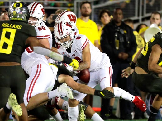 Wisconsin Vs Oregon Awards Inside The Huddle By The Numbers