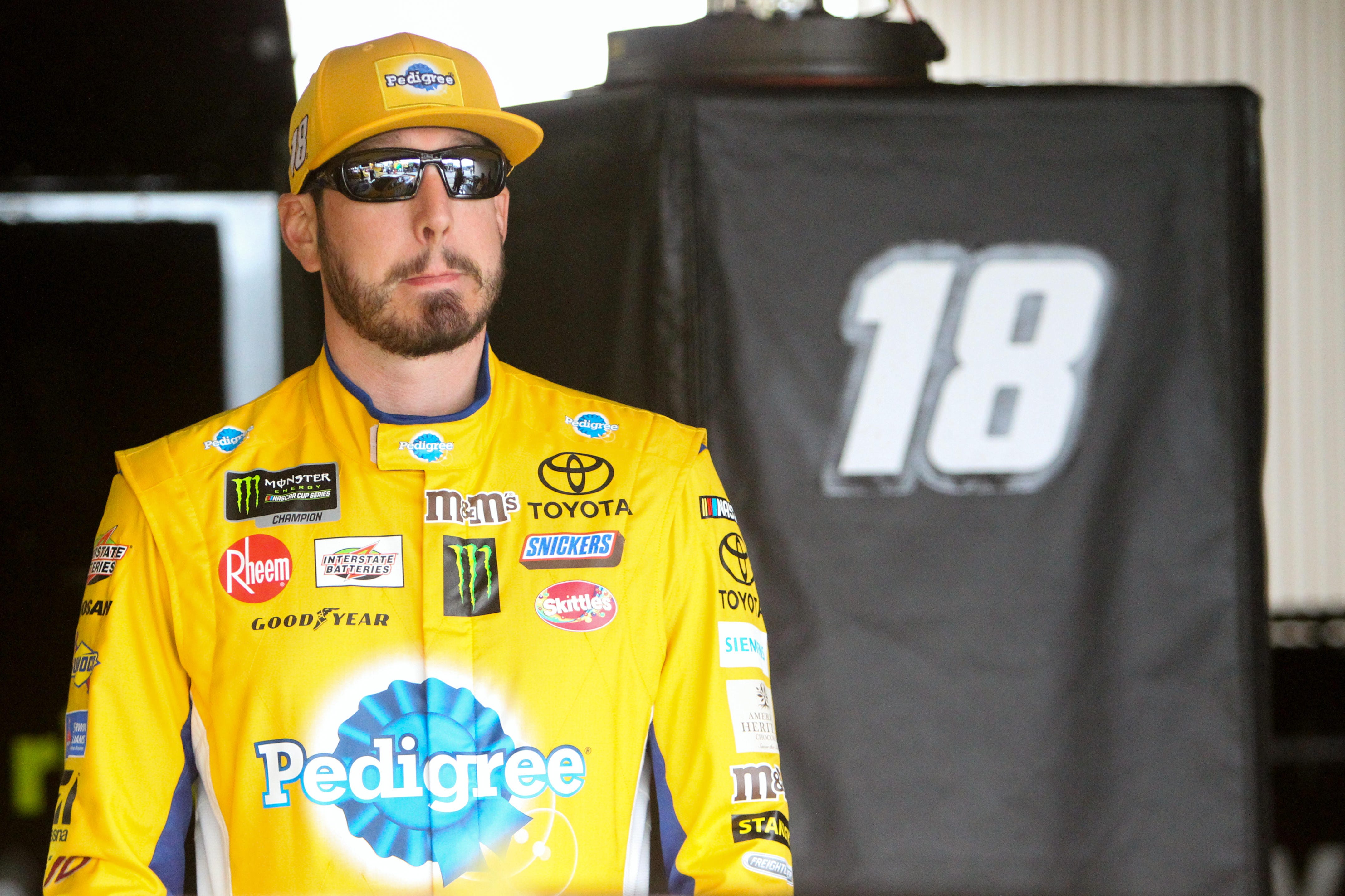 Kyle Busch wins at Texas to complete another NASCAR sweep