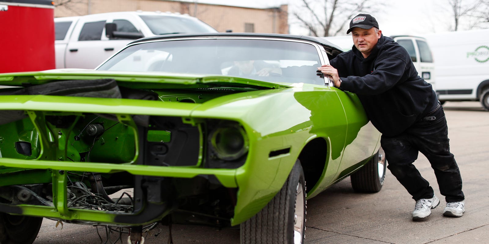 Fca Mechanic Dave Dudek Transforms Muscle Cars In Macomb County