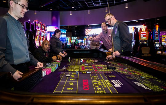 Hoosier Park launches live table games