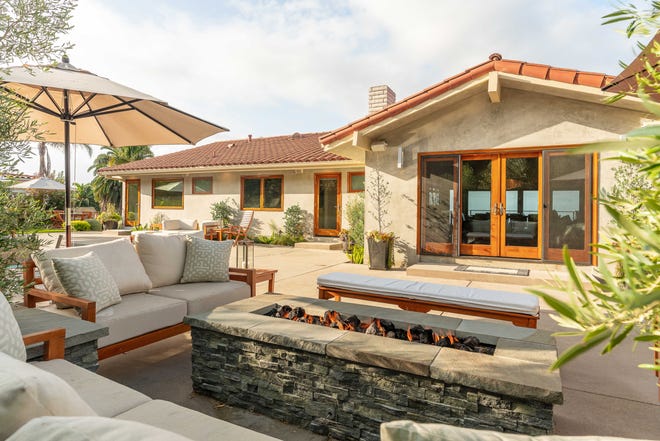 If the winner of the Love Home Swap contest chooses to go to Los Angeles, they'll stay in this four-bedroom Ranchos Palos Verdes home.