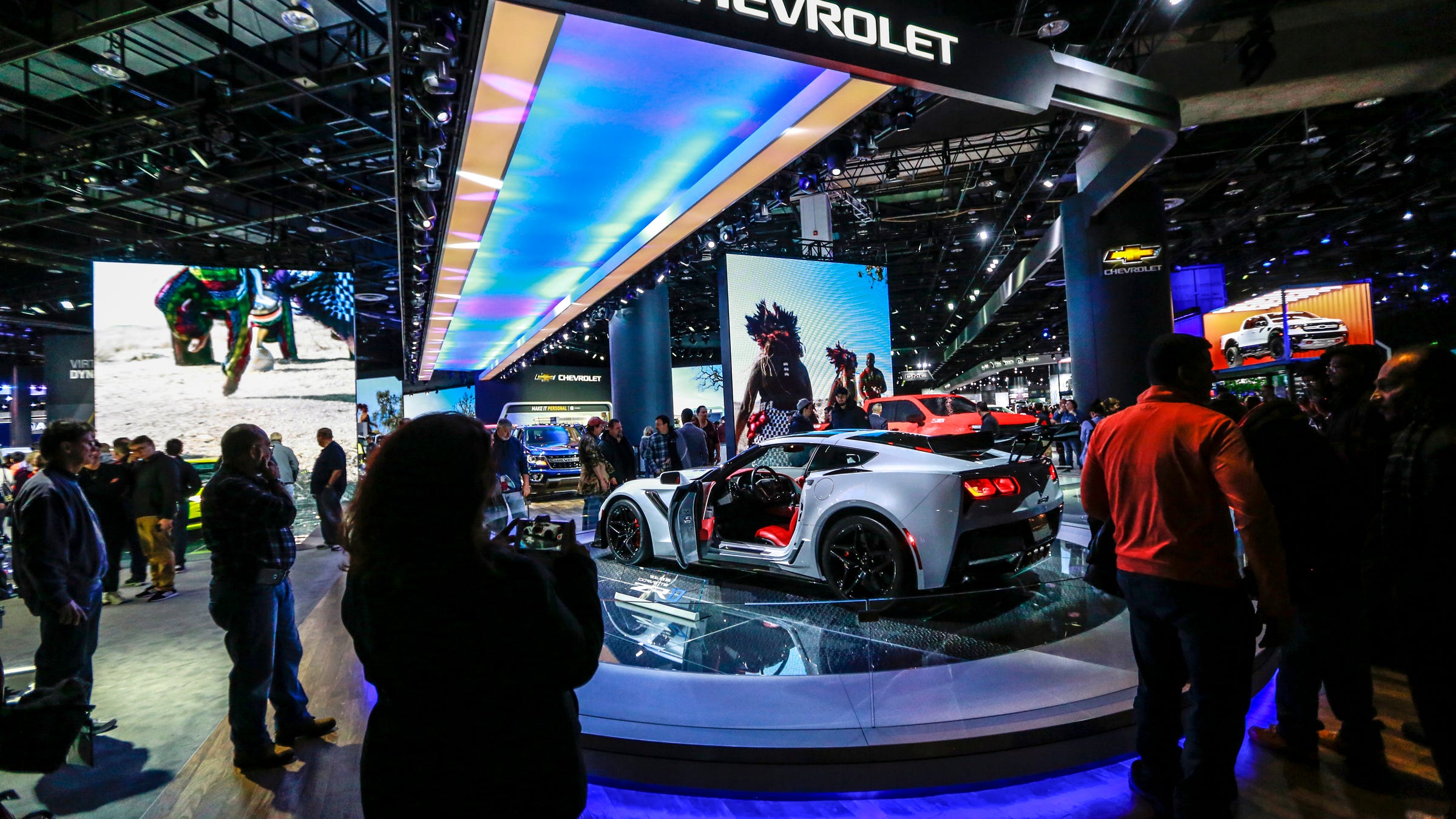 Not Everyone Is Cheering The Detroit Auto Show S Move To June