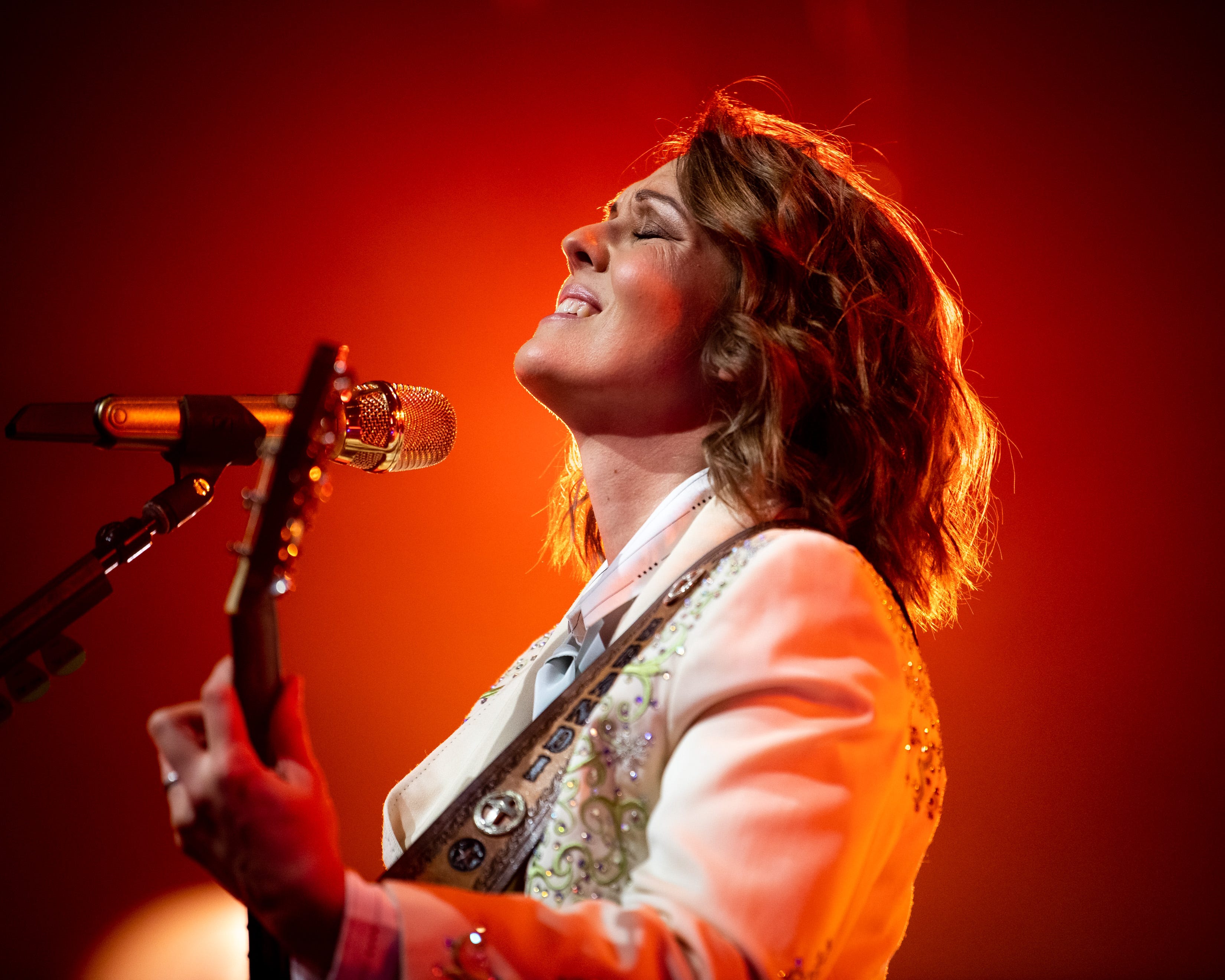Brandi Carlile at the Ryman Roaring set list kicks off Nashville run