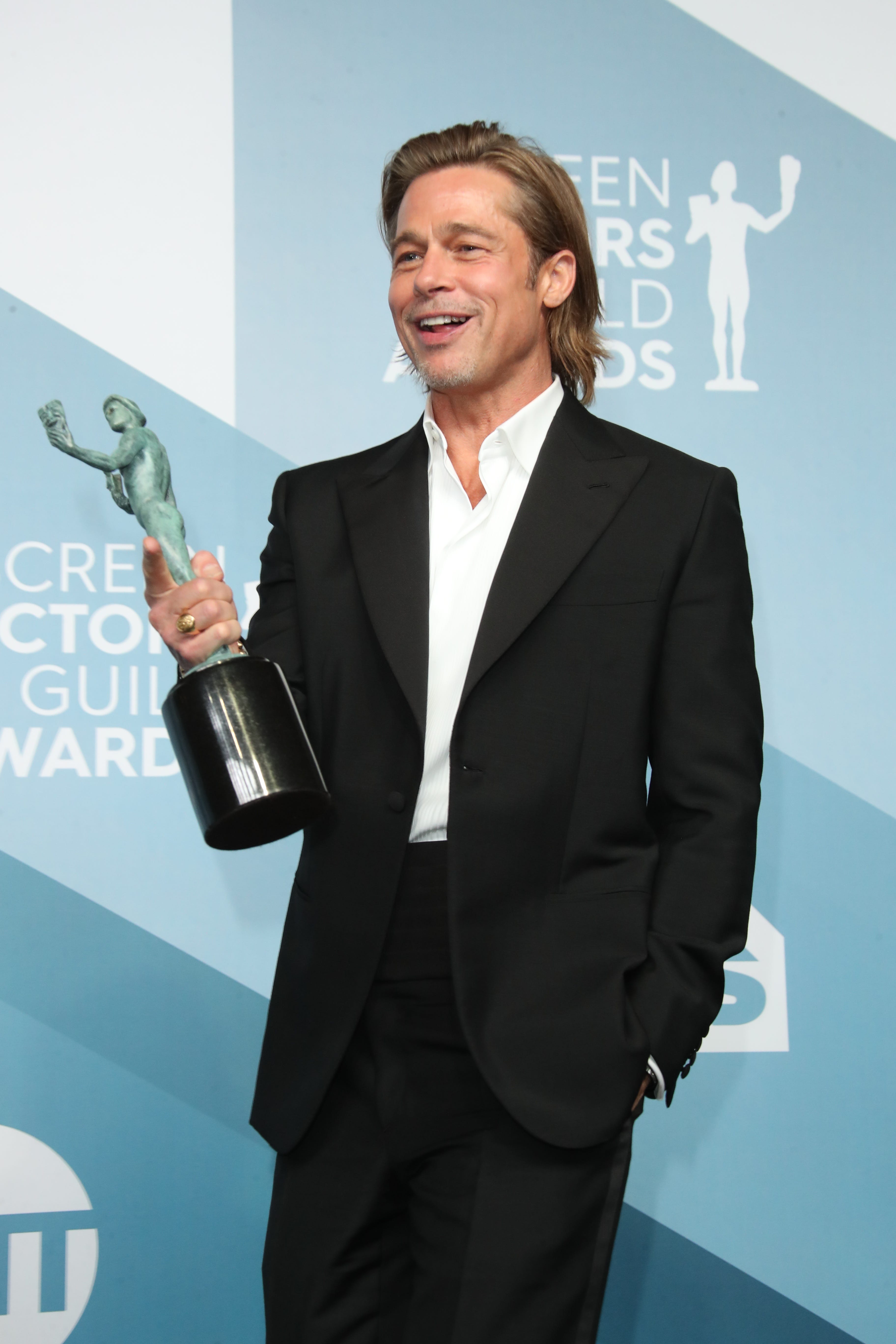 SAG Awards: Brad Pitt, Jennifer Aniston get real backstage after wins