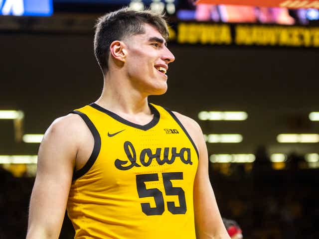 Iowa S Luka Garza Is College Basketball Star After Offseason Workouts