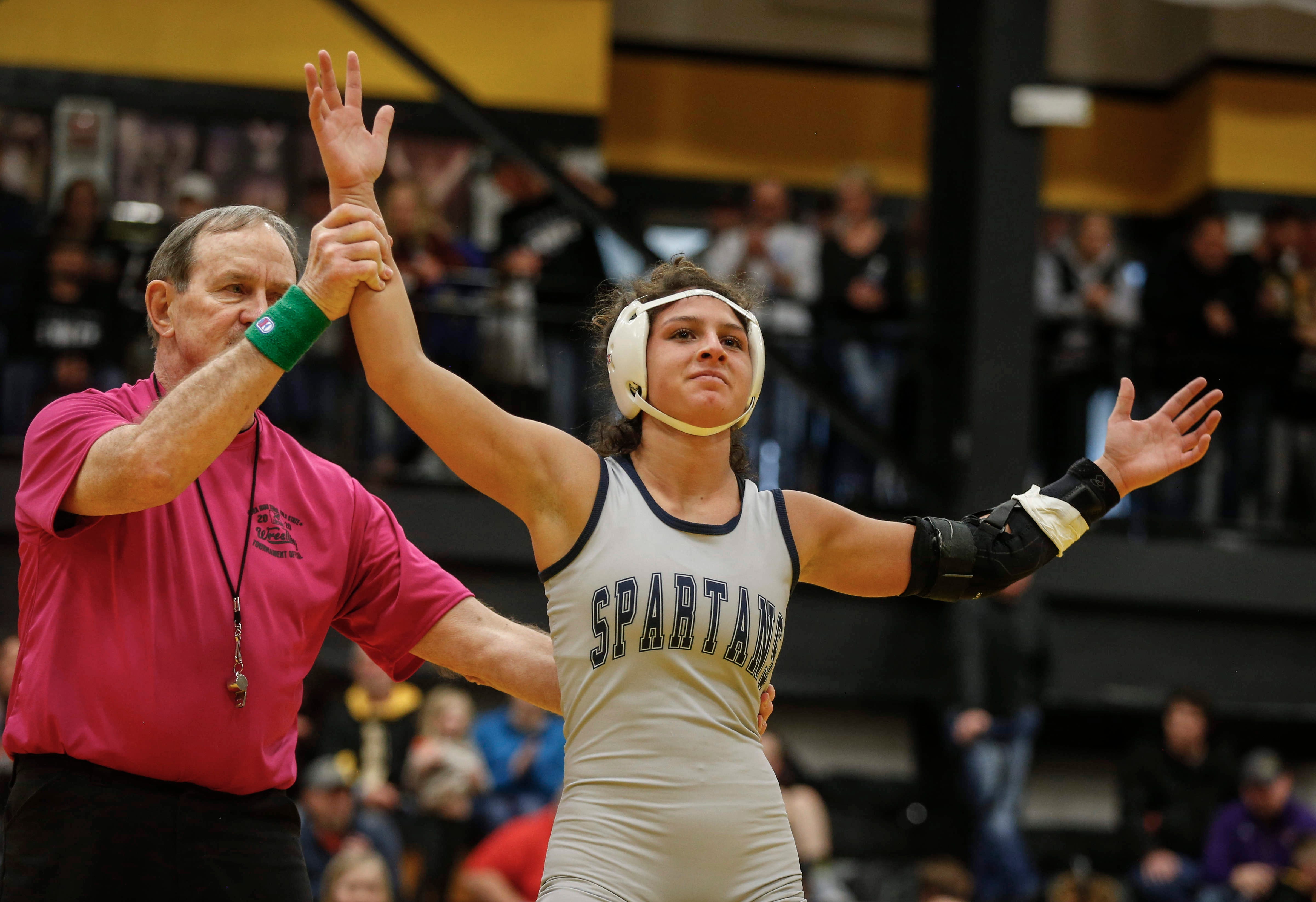Stars shine, pins galore at 2020 Iowa girls' state wrestling tournament