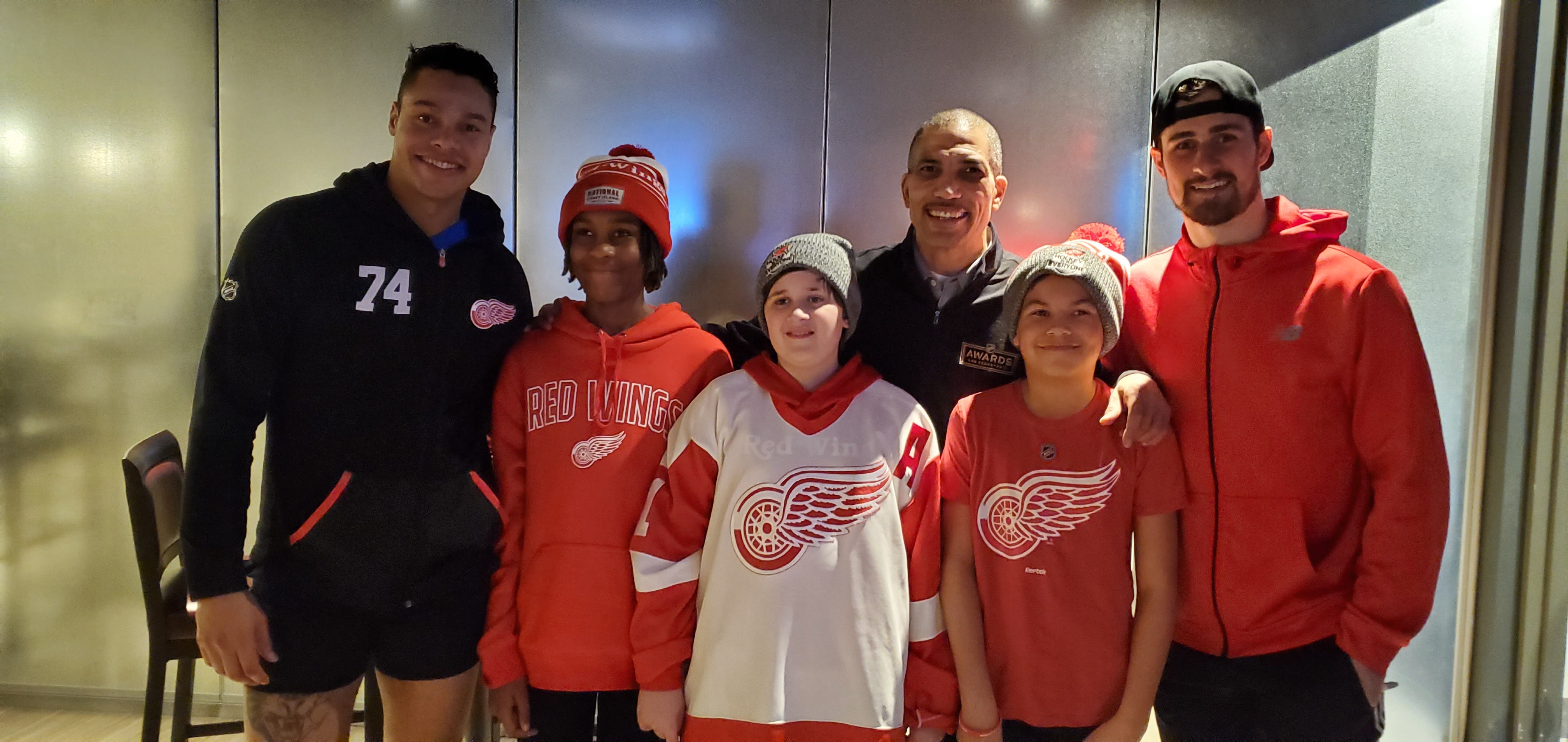 red wings 25 years shirt