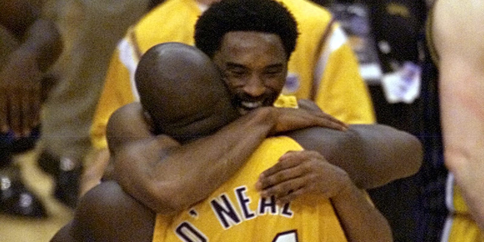 Shaq Reacts To Kobe Bryant S Death Lakers Teammate Sick