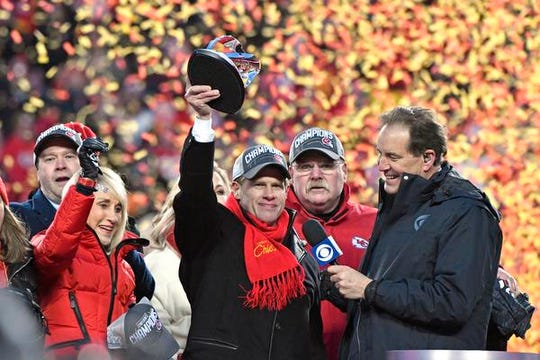 Norma Hunt, left, and her son Clark Hunt, center, owners of the Chiefs, have a shot at the familyu2019s second Super Bowl title.