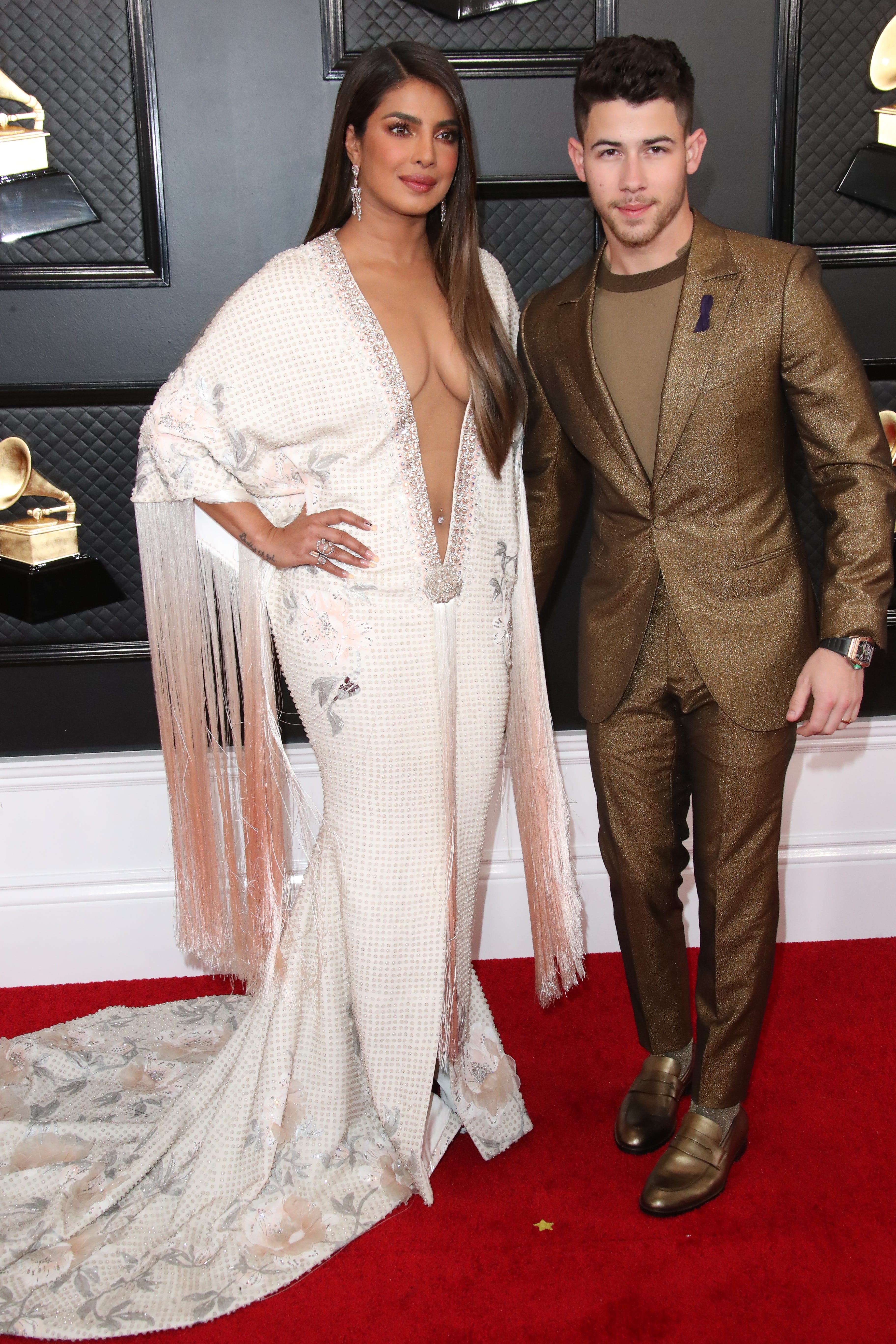 priyanka chopra latest red carpet dress