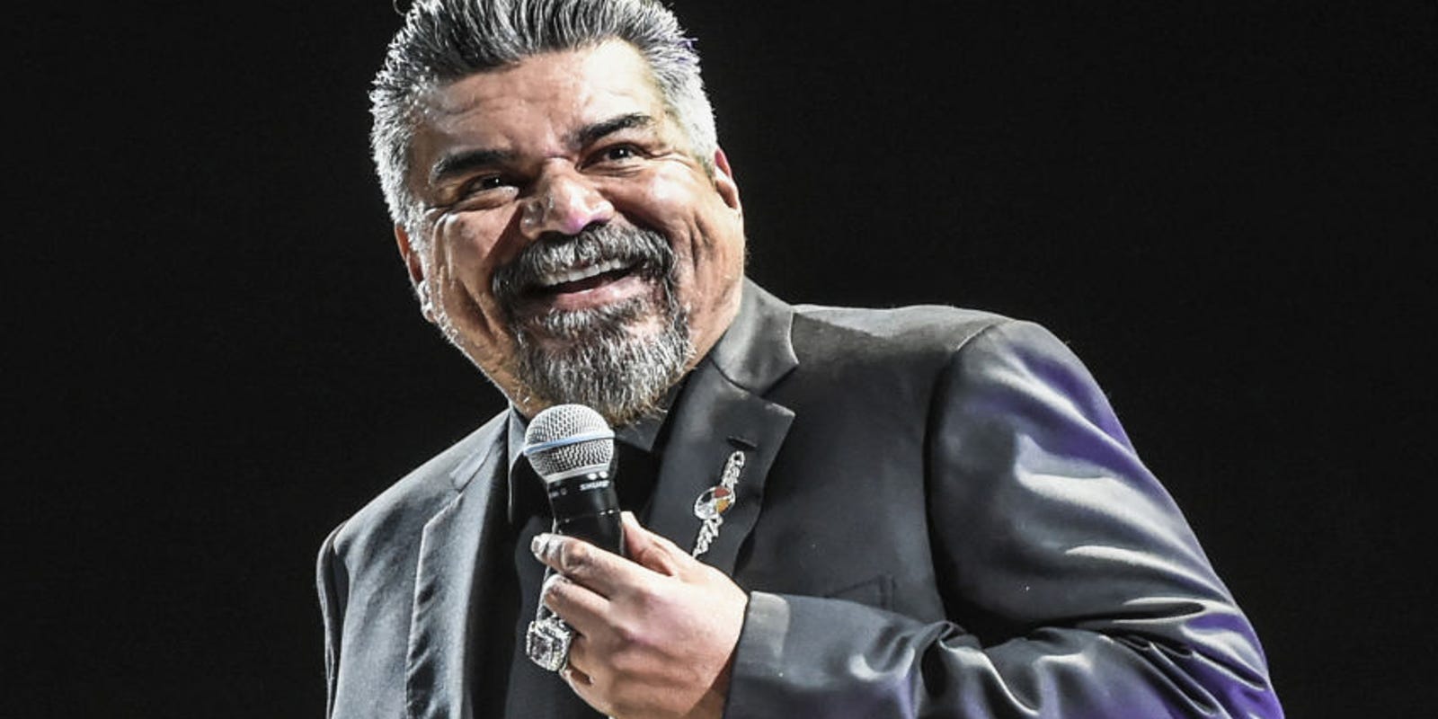 Comedian Lopez to perform at Menominee Nation Arena in Oshkosh