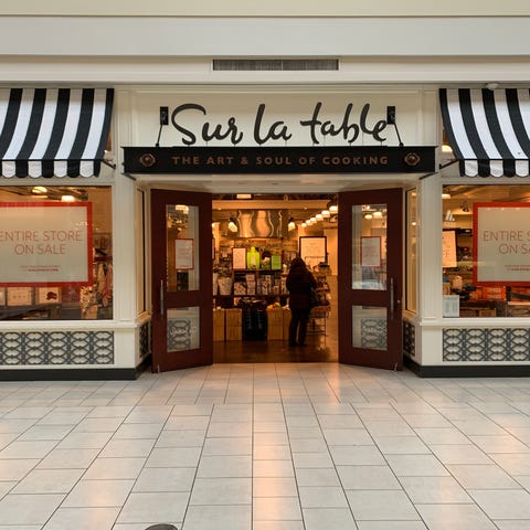 Sur la Table is closing at Freehold Raceway Mall.
