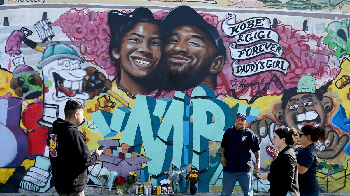 Jan 27, 2020; Los Angeles, California, USA; A mural painted yesterday at the Pickford Market in Los Angeles by graffiti artist Jules Muck pays tribute to Kobe Bryant who was killed in a helicopter crash Jan 26, 2020. Mandatory Credit: Jayne Kamin-Oncea-USA TODAY Sports