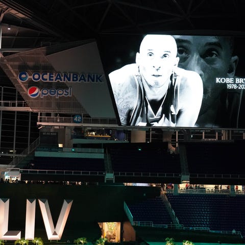 A tribute is displayed for Lakers legend Kobe Brya