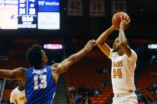 UTEP's Daryl Edwards goes against Middle Tennessee's Jayce Johnson during the game Thursday, Jan. 30, at the Don Haskins center in El Paso.