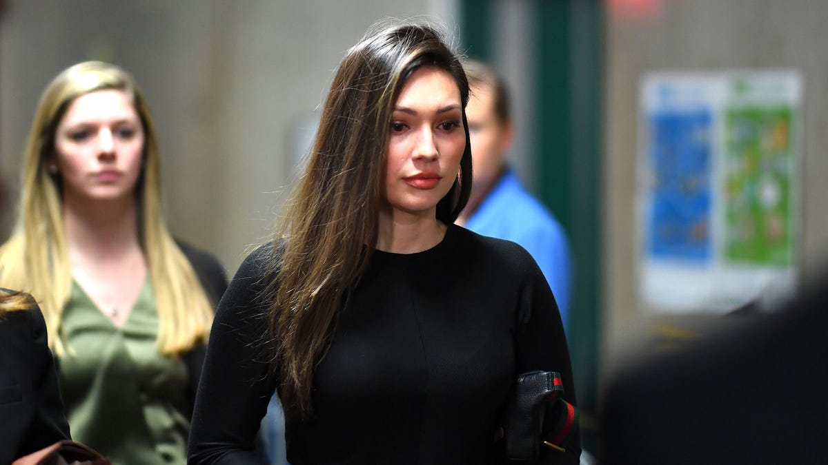 Former actress Jessica Mann arrives at court to testify as a complaining witness against Harvey Weinstein at his sex-crimes trial, Jan. 31, 2020  in New York City.