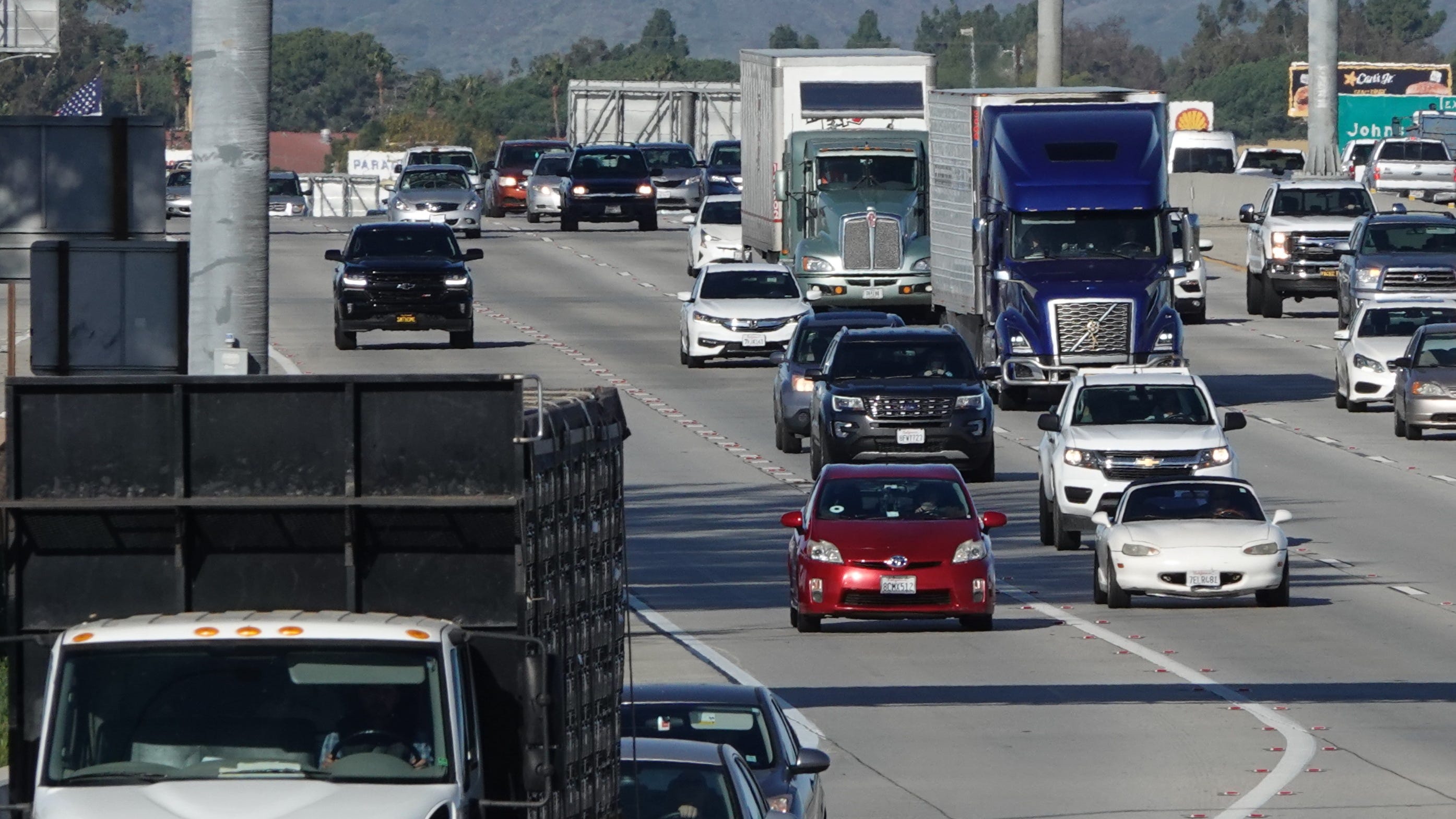 Ventura County traffic heats up on Labor Day weekend