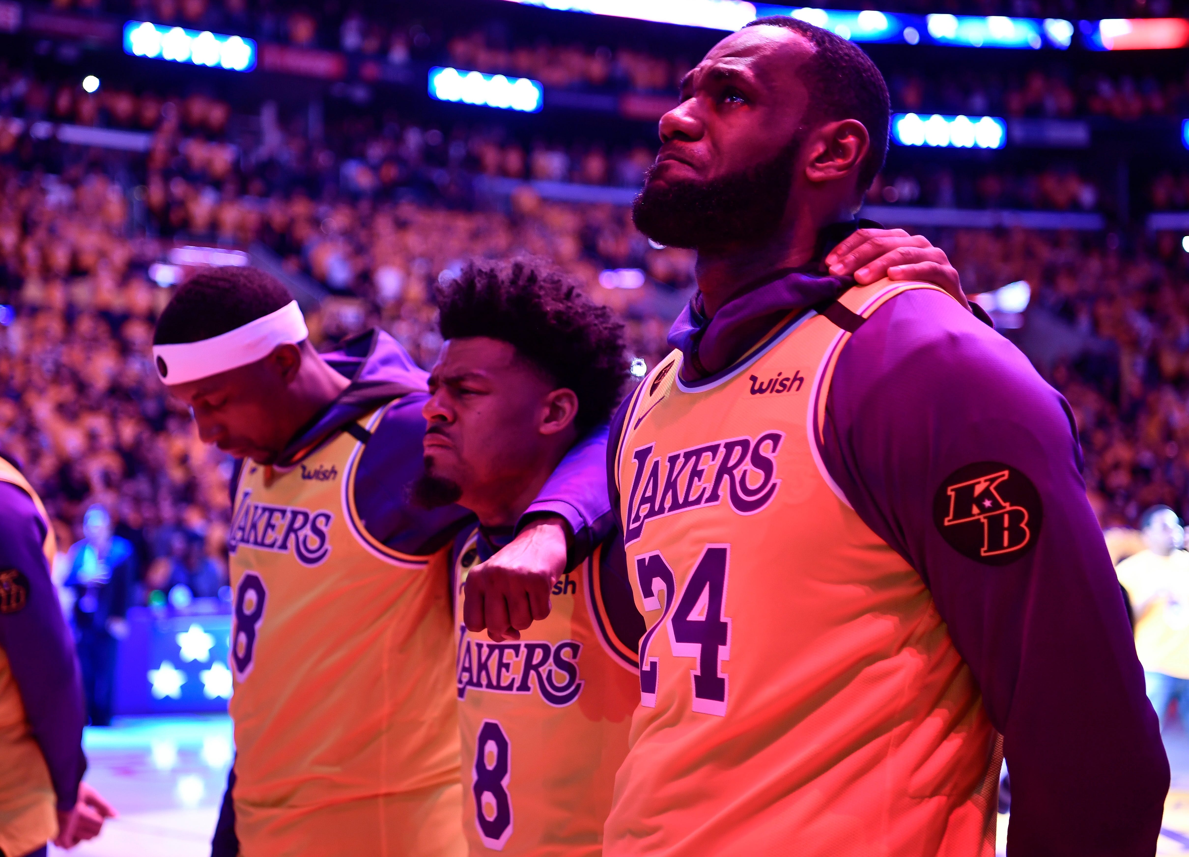 Kobe Bryant Lakers Pay Tribute With Lebron James Usher Boys Ii Men