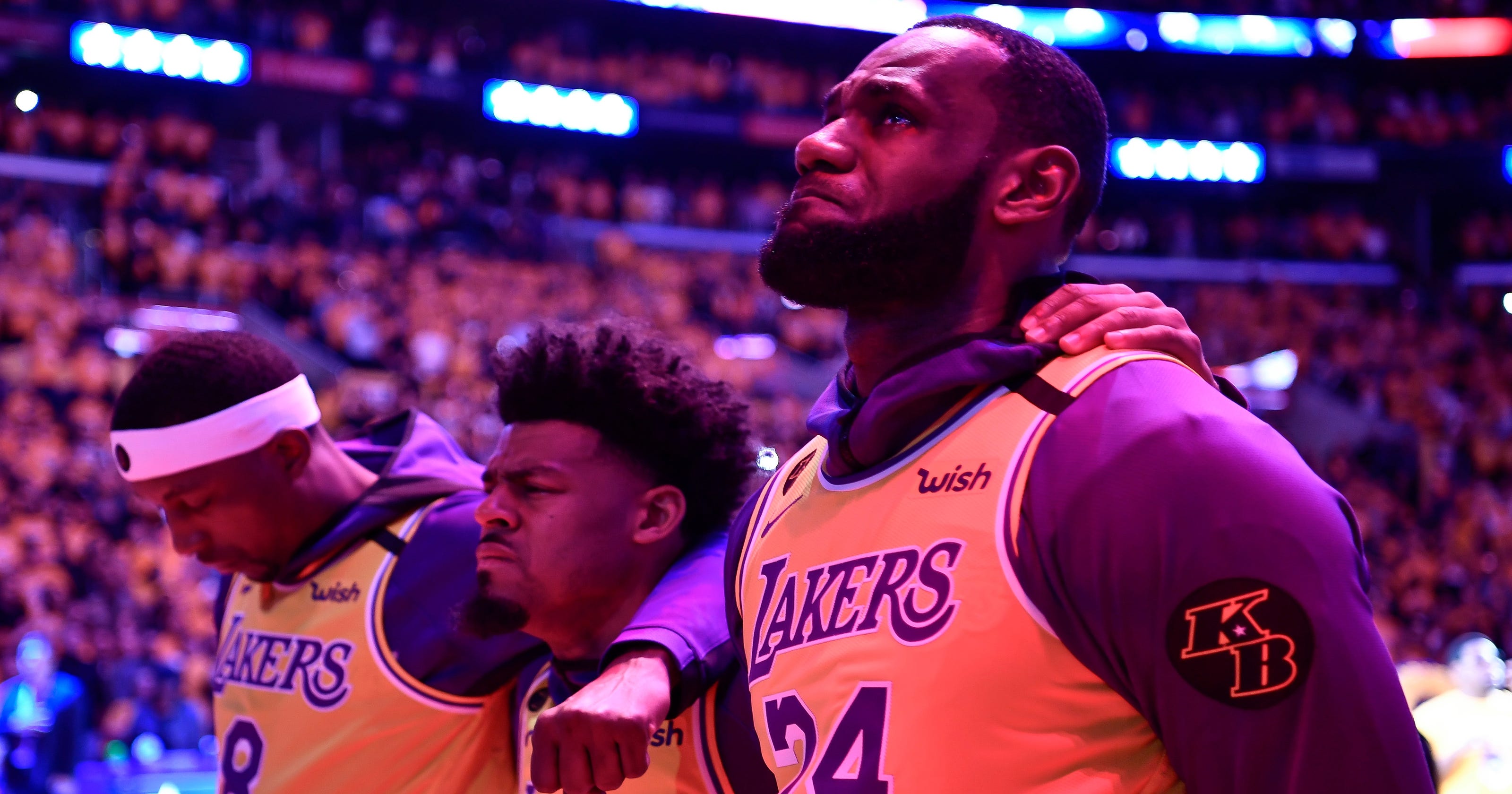 Kobe Bryant Lakers Pay Tribute With Lebron James Usher
