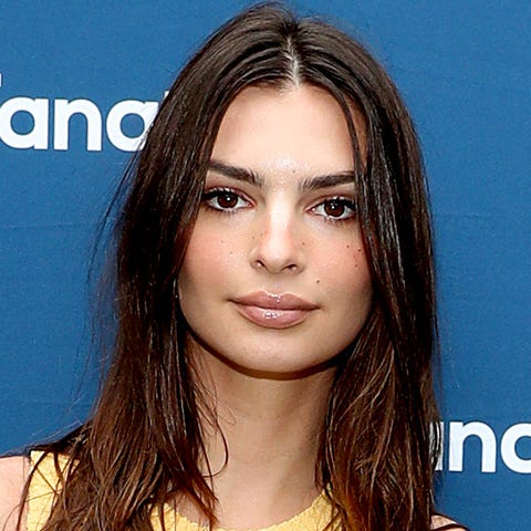 Emily Ratajkowski works as sporty casual look at M