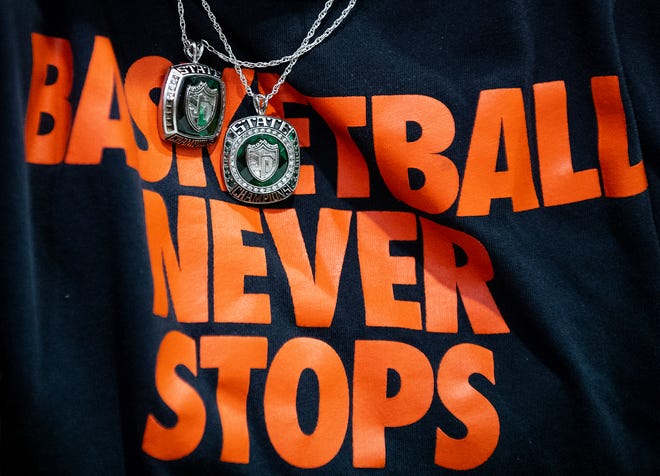 Lakenya Knight Continues To Close The Gap As Jd S Boys Basketball Coach