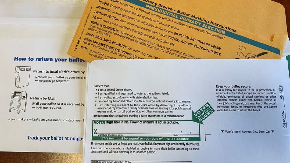 Michigan Absentee Voters Can Spoil Ballot Get New One If Candidate Drops Out