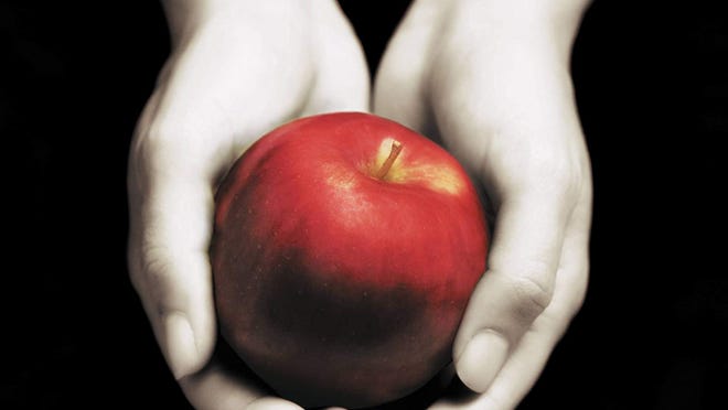 What Twilight Fans Need To Know About The Midnight Sun Book Tour What Twilight Fans Need To Know About The Midnight Sun Book Tour